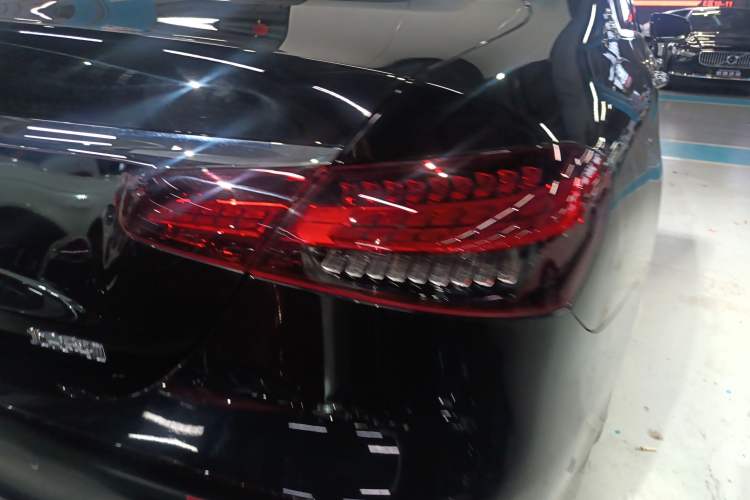 Used Mercedes-Benz E-Class 2023 Restyled E 300 L Sporty and Stylish Edition Exterior 3