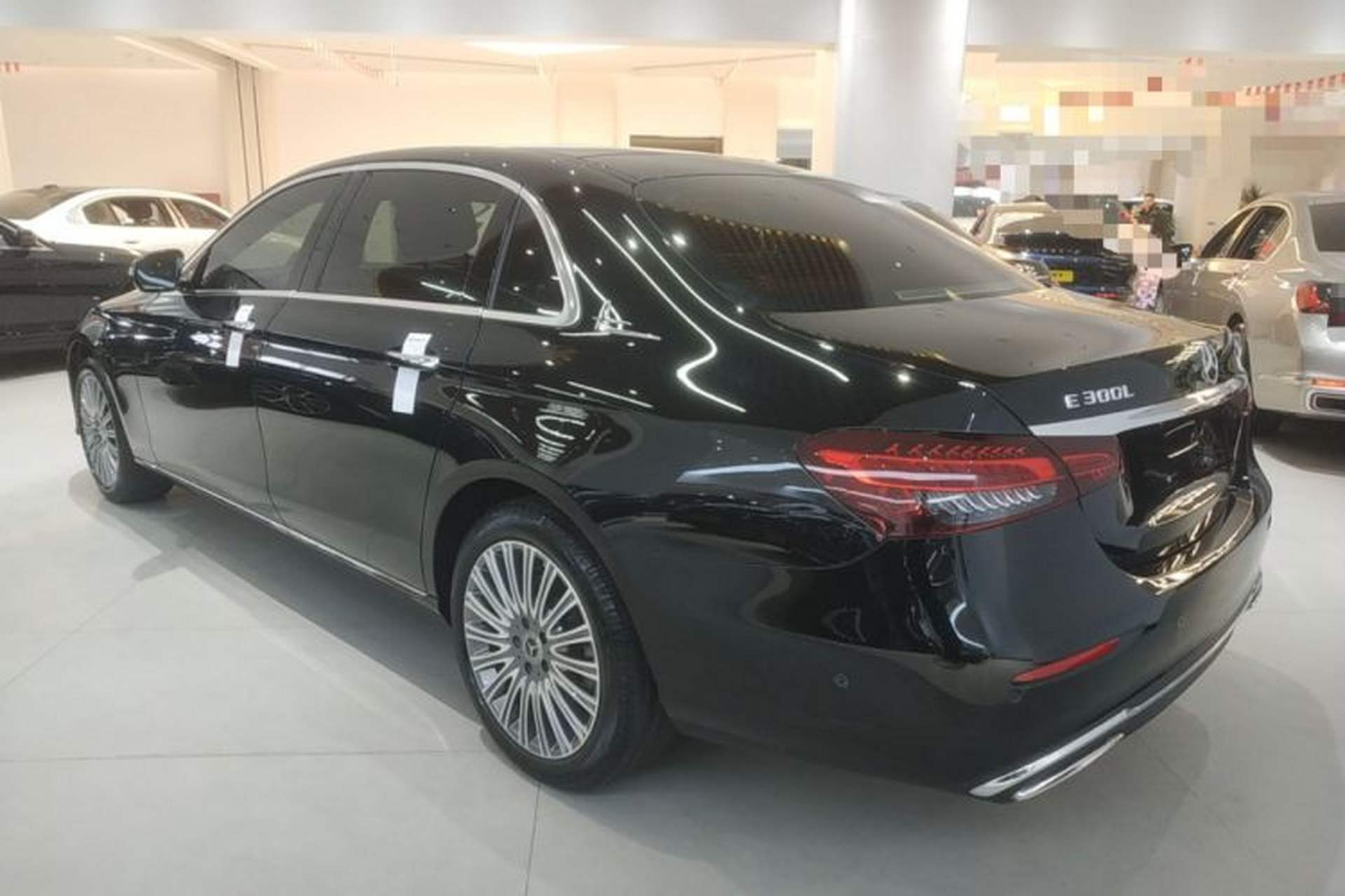 Used Mercedes-Benz E-Class 2023 Updated E 300 L Fashion Edition Exterior 3