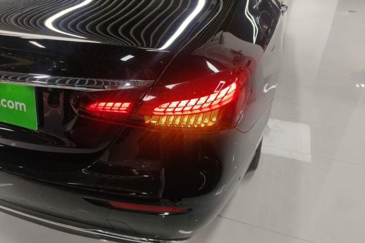 Used Mercedes-Benz E-Class 2023 Updated E 300 L Luxury Edition Exterior 3