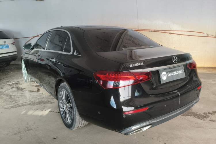 Used Mercedes-Benz E-Class 2023 E 260 L 4MATIC Exterior 3