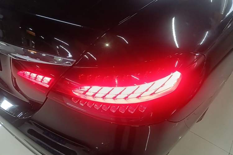 Used Mercedes-Benz E-Class 2023 Updated E 300 L Luxury Edition Exterior 3