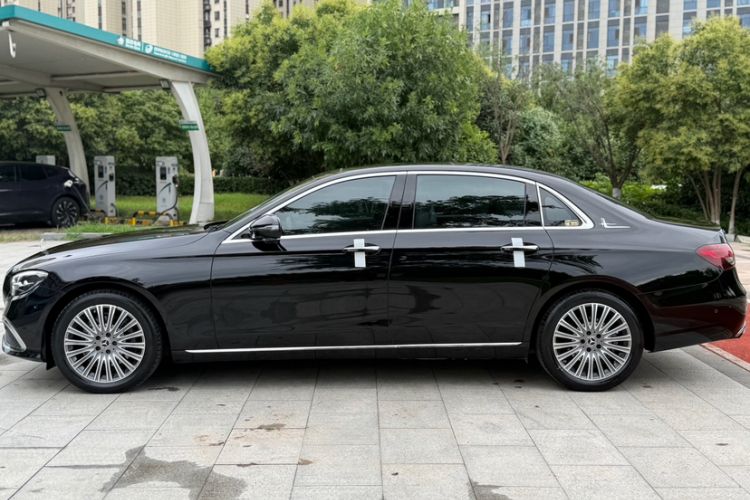 Used Mercedes-Benz E-Class 2023 Updated E 300 L Fashion Edition Exterior 3