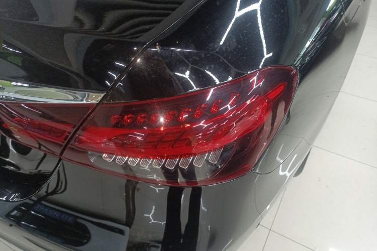Used Mercedes-Benz E-Class 2023 Updated E 300 L Luxury Edition Exterior 3