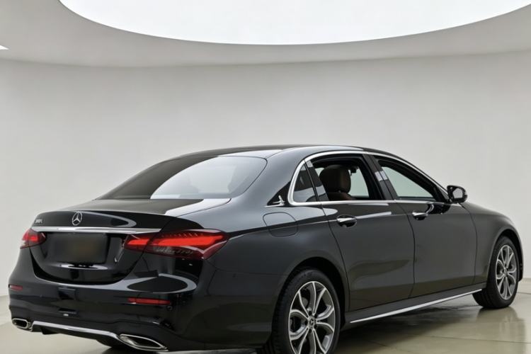 Used Mercedes-Benz E-Class 2023 Restyled E 300 L Sporty and Stylish Edition Exterior 3