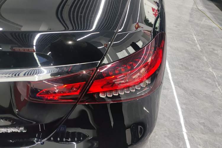 Used Mercedes-Benz E-Class 2023 Updated E 300 L Fashion Edition Exterior 3