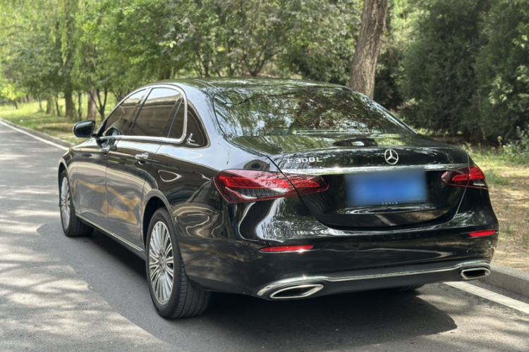 Used Mercedes-Benz E-Class 2023 Updated E 300 L Fashion Edition Exterior 3