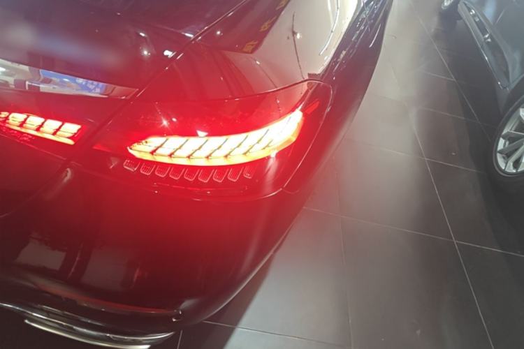 Used Mercedes-Benz E-Class 2023 Updated E 300 L Fashion Edition Exterior 3