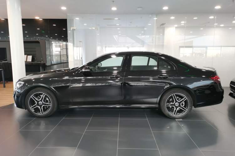 Used Mercedes-Benz E-Class 2023 Restyled E 260 Fashion Sport Edition Exterior 3