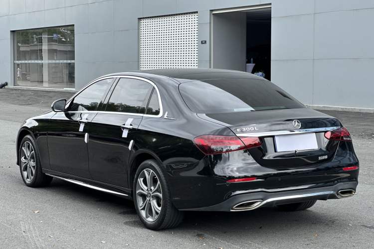 Used Mercedes-Benz E-Class 2023 E 300 L Sporty and Stylish Model Exterior 3