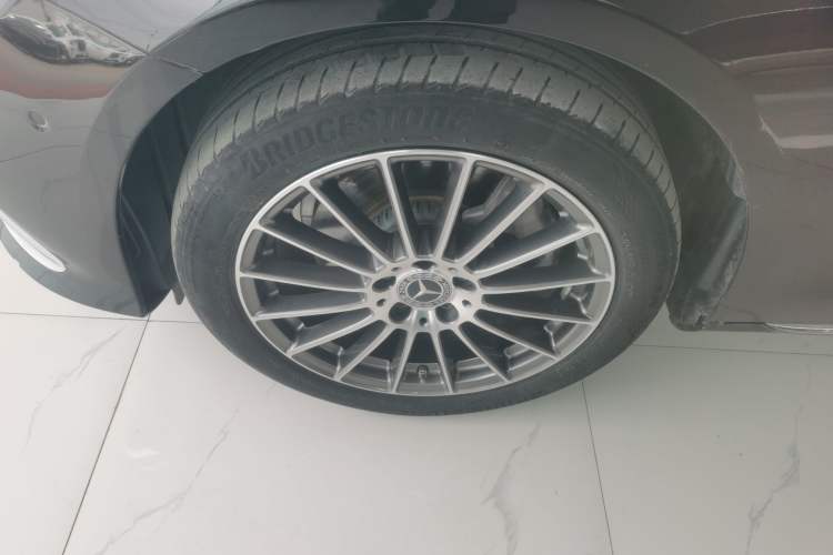 Used Mercedes-Benz E-Class 2023 E 260 L Exterior 4