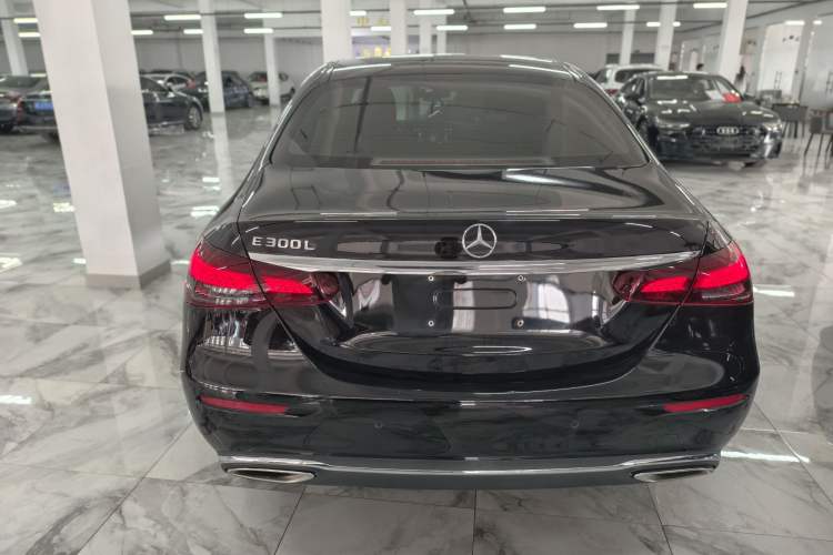 Used Mercedes-Benz E-Class 2023 Updated E 300 L Fashion Edition Exterior 4