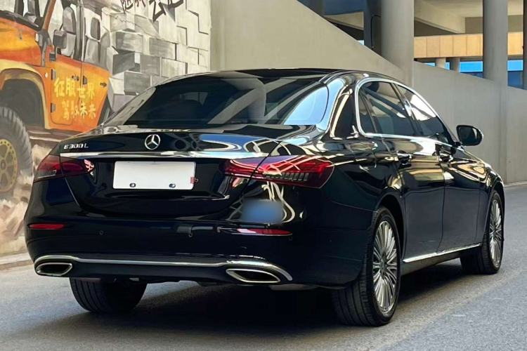 Used Mercedes-Benz E-Class 2023 Updated E 300 L Fashion Edition Exterior 4