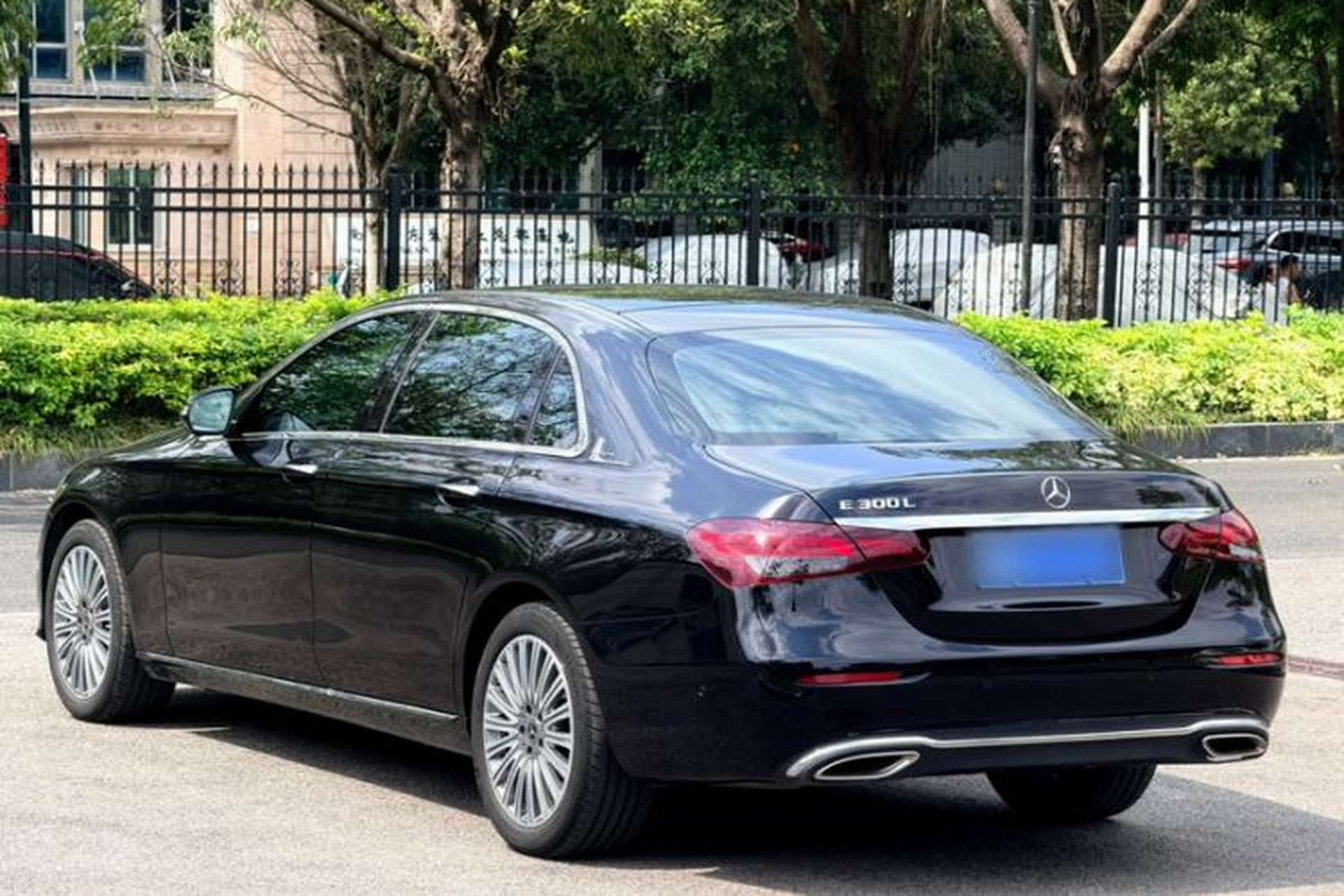 Used Mercedes-Benz E-Class 2023 E 300 L Luxury Model Exterior 4
