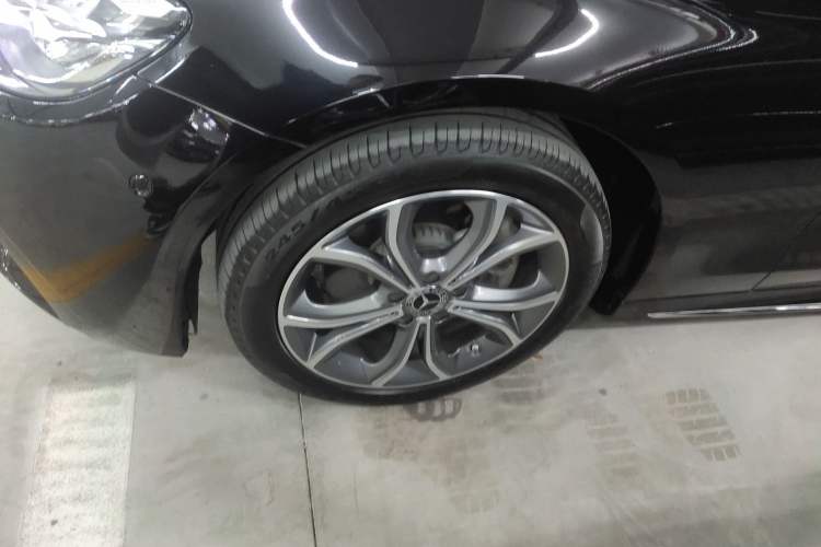 Used Mercedes-Benz E-Class 2023 E 300 L Sporty and Stylish Model Exterior 4
