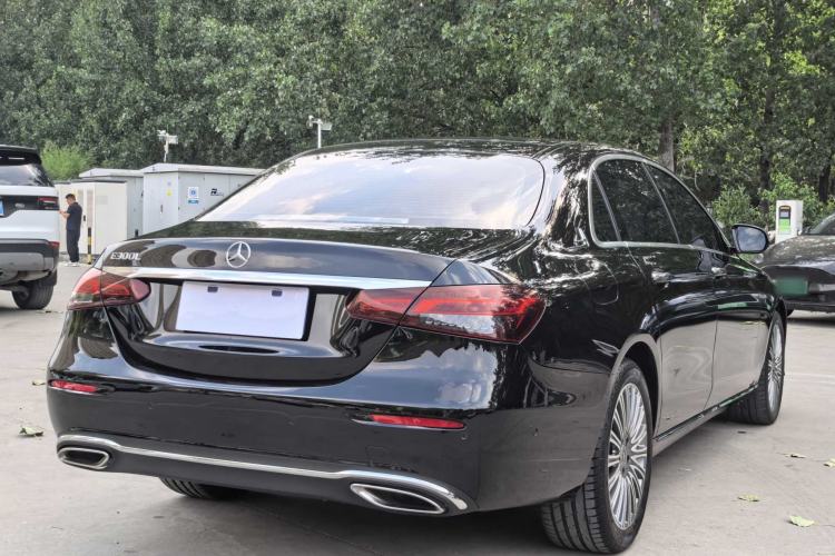 Used Mercedes-Benz E-Class 2023 Updated E 300 L Fashion Edition Exterior 4