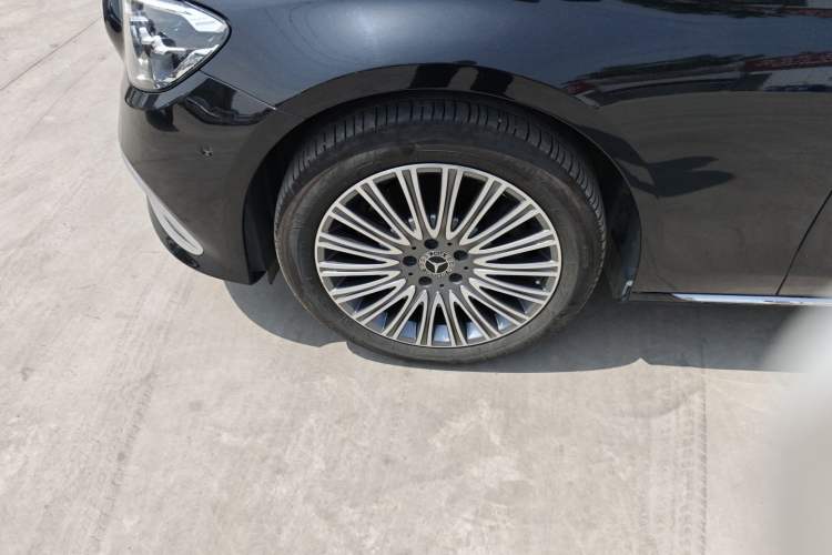 Used Mercedes-Benz E-Class 2023 Updated E 300 L Fashion Edition Exterior 4