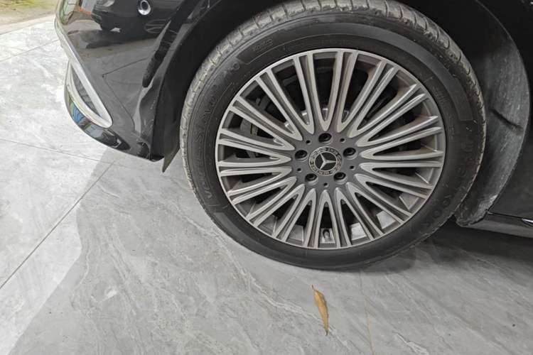 Used Mercedes-Benz E-Class 2023 E 300 L Luxury Model Exterior 4