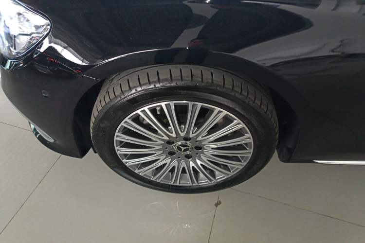Used Mercedes-Benz E-Class 2023 Updated E 300 L Fashion Edition Exterior 4