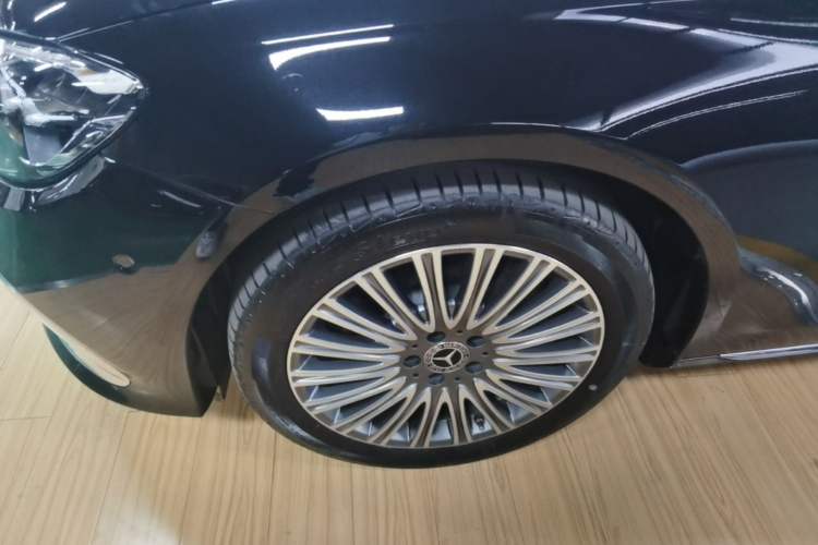 Used Mercedes-Benz E-Class 2023 Updated E 300 L Luxury Edition Exterior 4