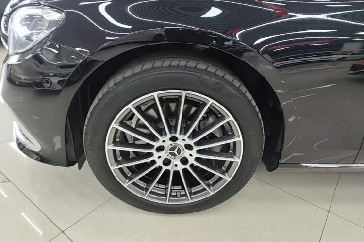 Used Mercedes-Benz E-Class 2023 Facelift E 260 L Exterior 4