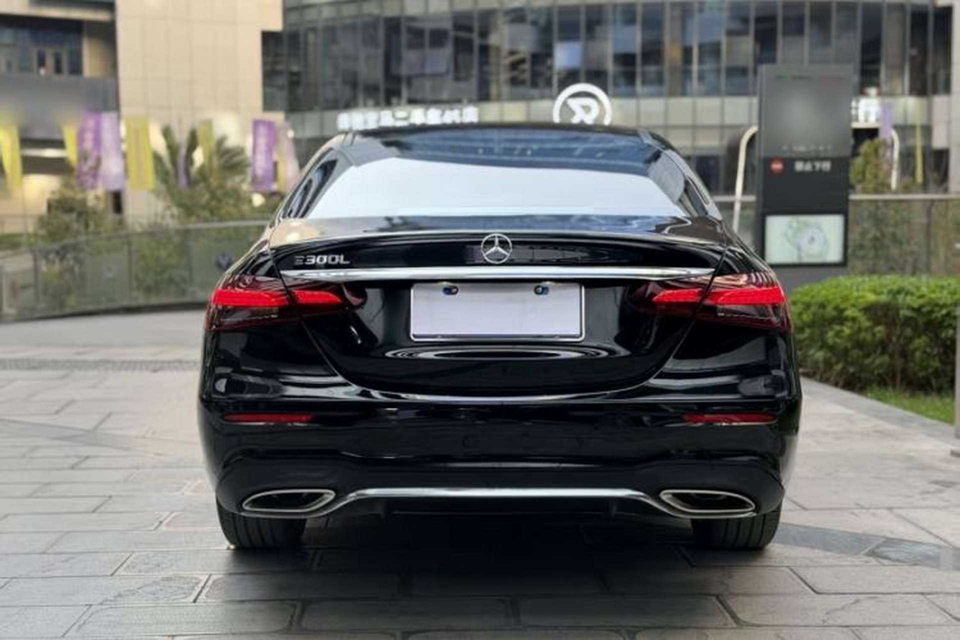 Used Mercedes-Benz E-Class 2023 Restyled E 300 L Sporty and Stylish Edition Exterior 4
