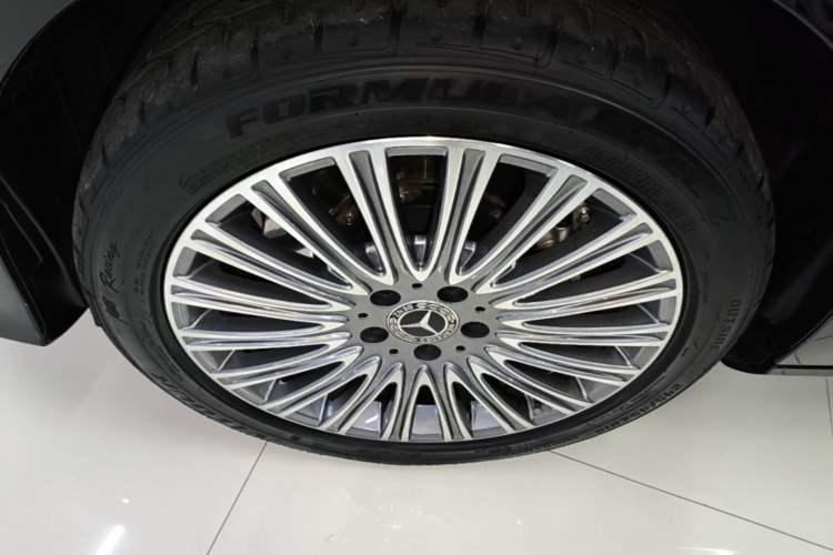 Used Mercedes-Benz E-Class 2023 Updated E 300 L Luxury Edition Exterior 4