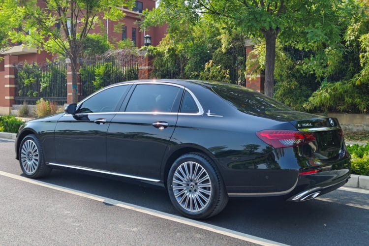 Used Mercedes-Benz E-Class 2023 E 300 L Luxury Model Exterior 4