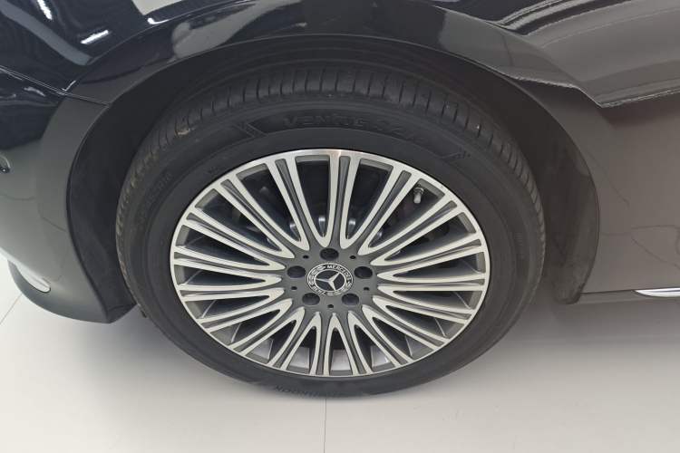 Used Mercedes-Benz E-Class 2023 Updated E 300 L Fashion Edition Exterior 4