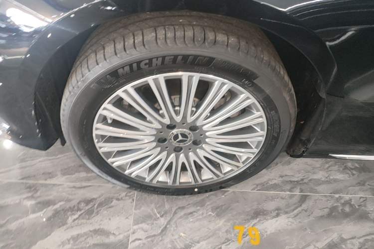 Used Mercedes-Benz E-Class 2023 Updated E 300 L Fashion Edition Exterior 4