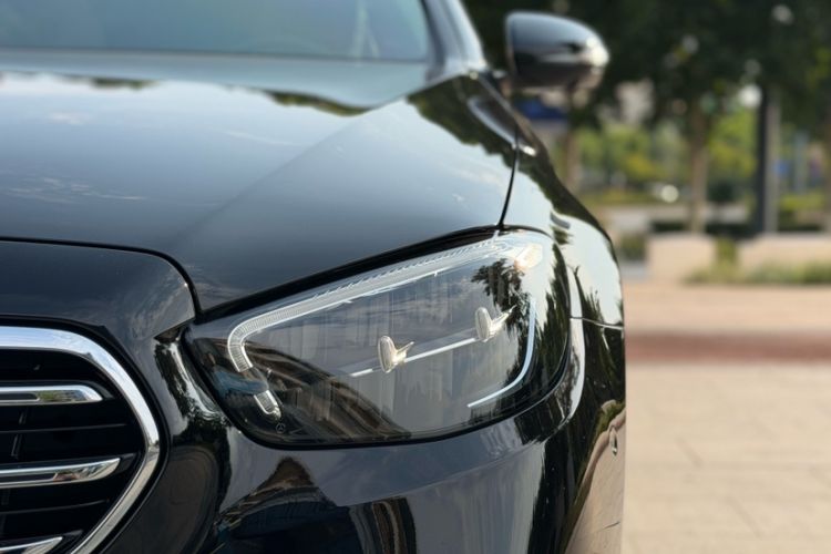 Used Mercedes-Benz E-Class 2023 Updated E 300 L Fashion Edition Exterior 4