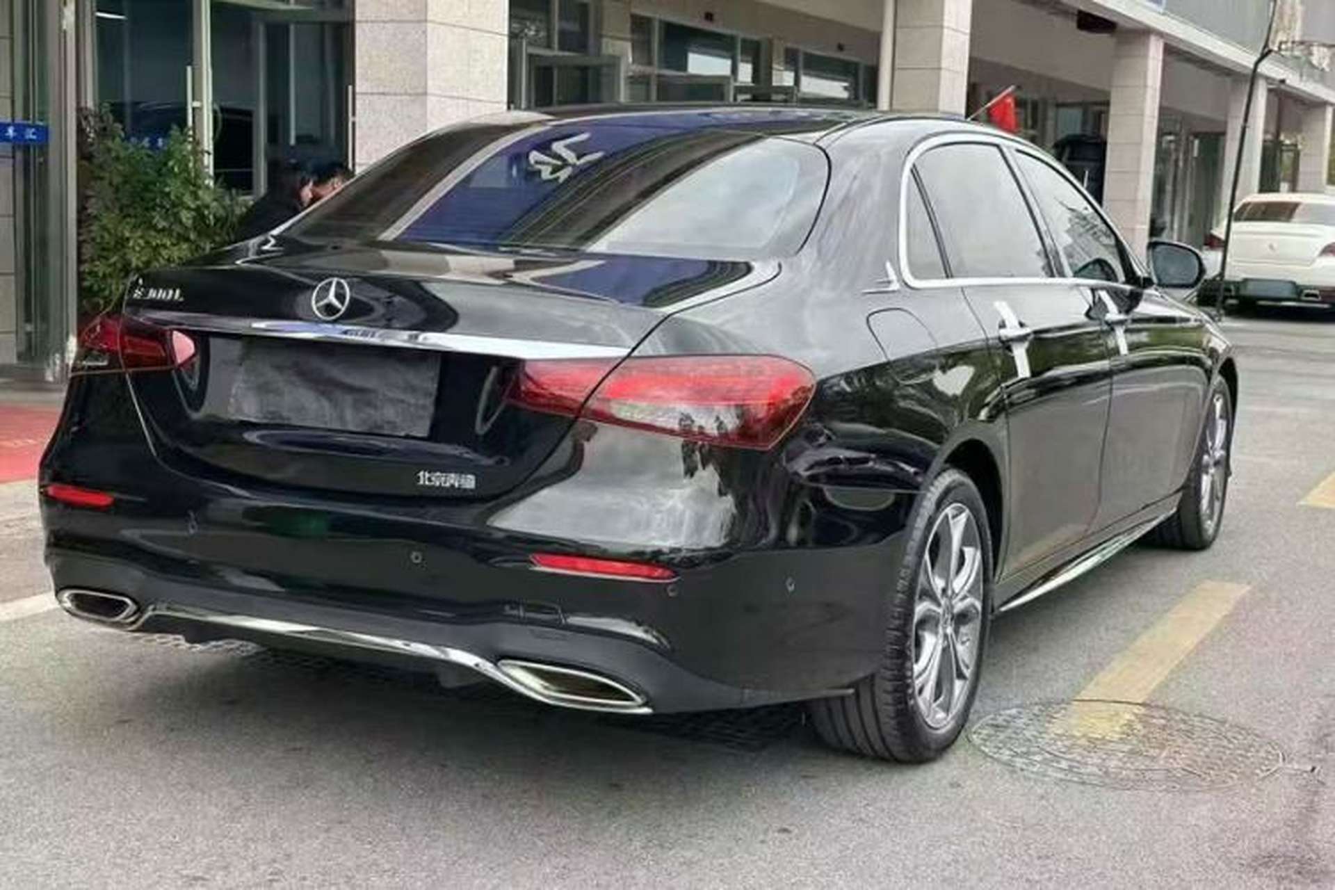 Used Mercedes-Benz E-Class 2023 Restyled E 300 L Sport Luxury Edition Exterior 4