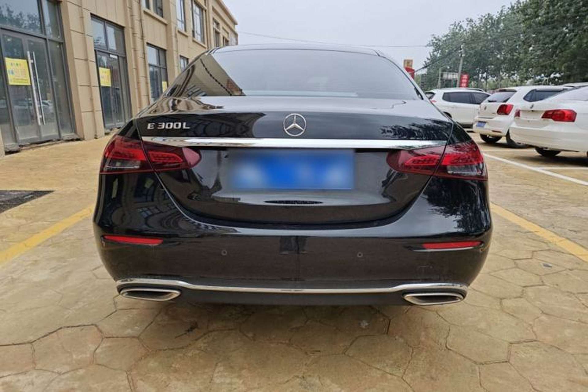 Used Mercedes-Benz E-Class 2023 Updated E 300 L Luxury Edition Exterior 4