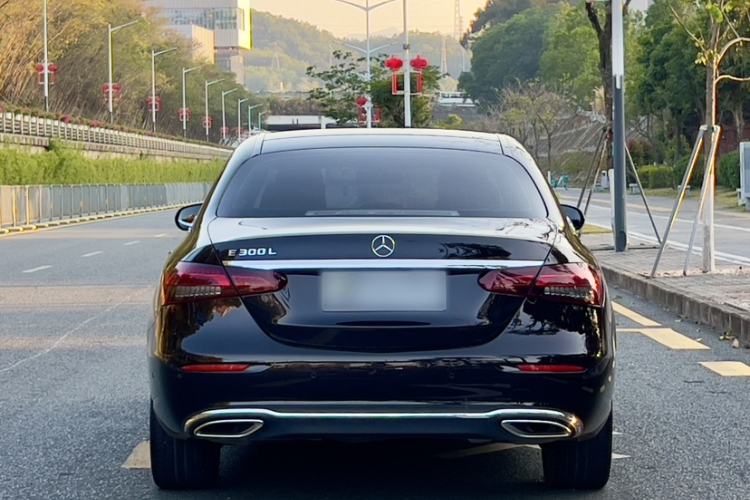 Used Mercedes-Benz E-Class 2023 Updated E 300 L Fashion Edition Exterior 4