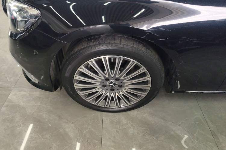 Used Mercedes-Benz E-Class 2023 Updated E 300 L Fashion Edition Exterior 4