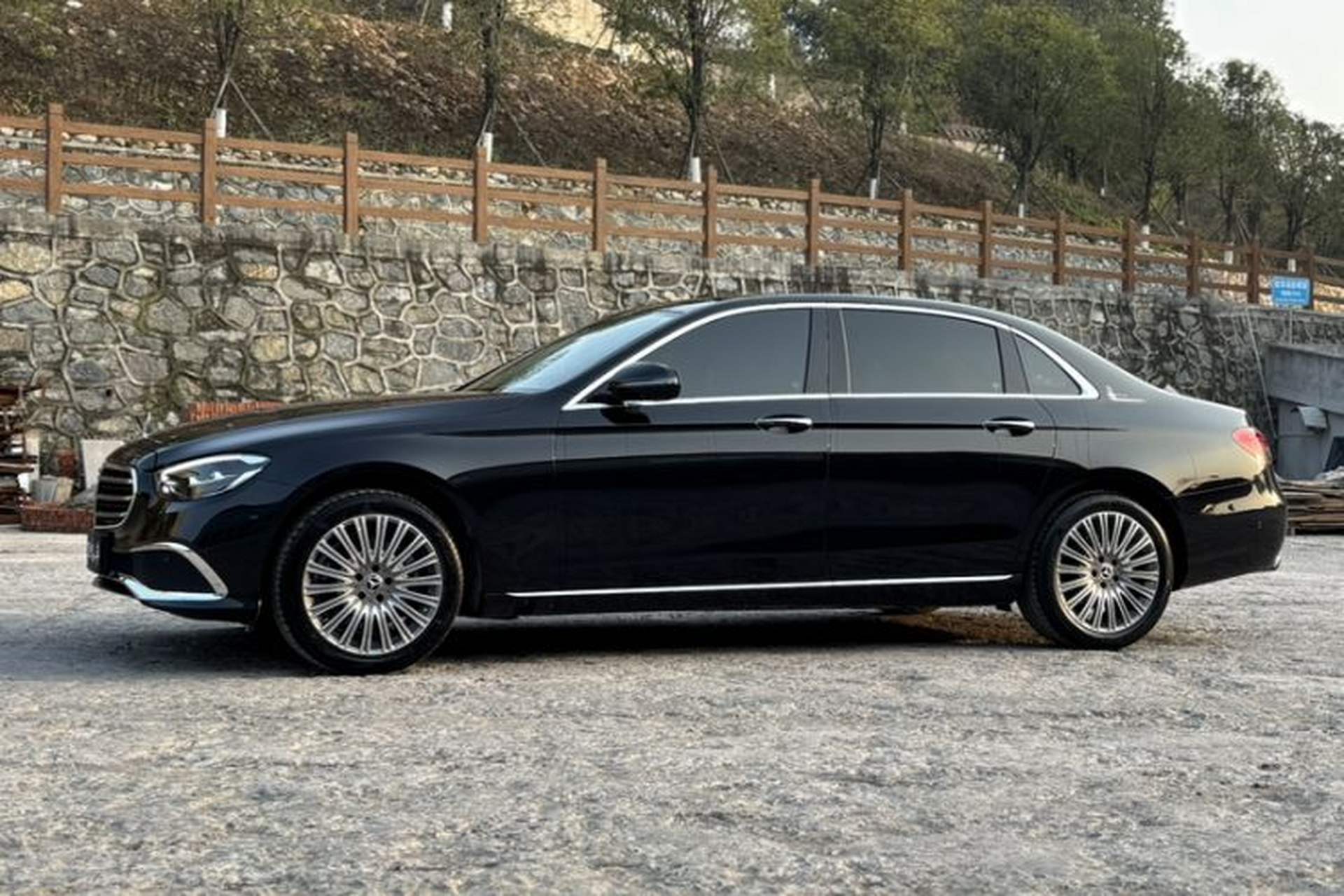 Used Mercedes-Benz E-Class 2023 E 300 L Luxury Model Exterior 4