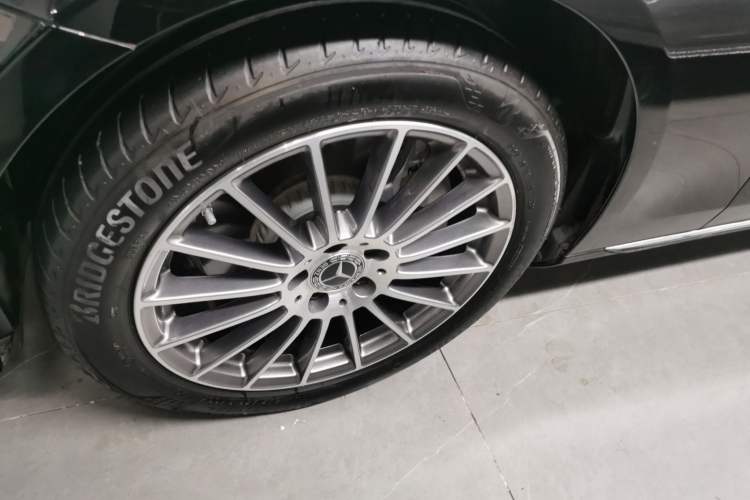 Used Mercedes-Benz E-Class 2023 Facelift E 260 L Exterior 4