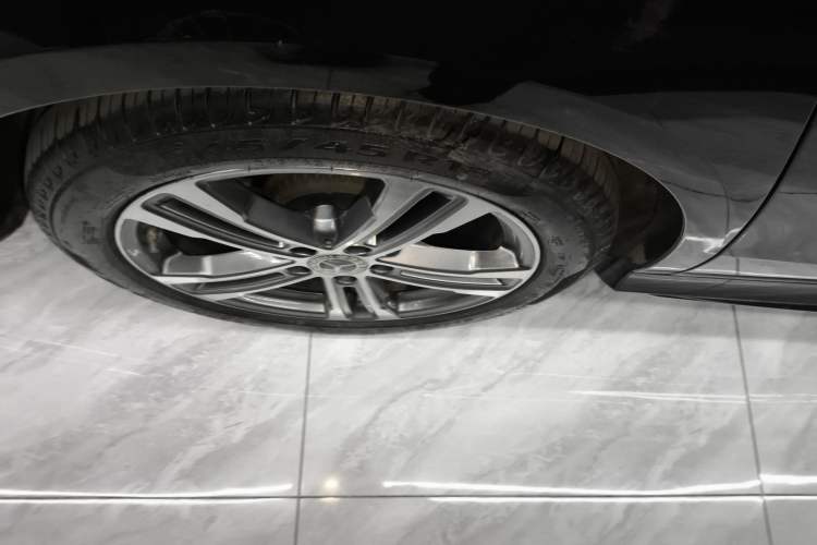 Used Mercedes-Benz E-Class 2023 E 260 L Sport Edition Exterior 4