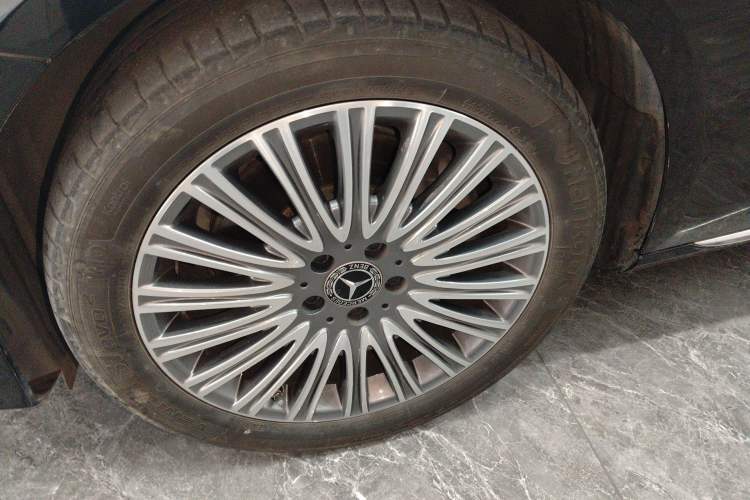 Used Mercedes-Benz E-Class 2023 Updated E 300 L Fashion Edition Exterior 4