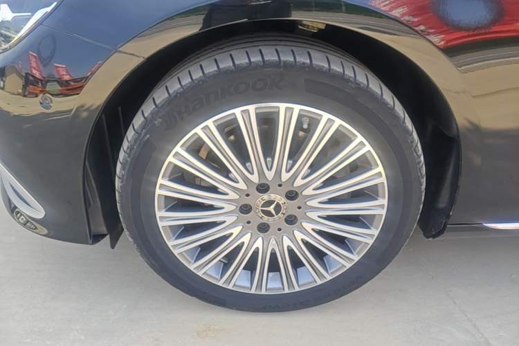 Used Mercedes-Benz E-Class 2023 Updated E 300 L Fashion Edition Exterior 4