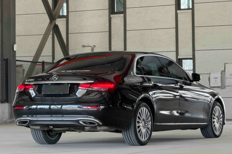 Used Mercedes-Benz E-Class 2023 Updated E 300 L Fashion Edition Exterior 4