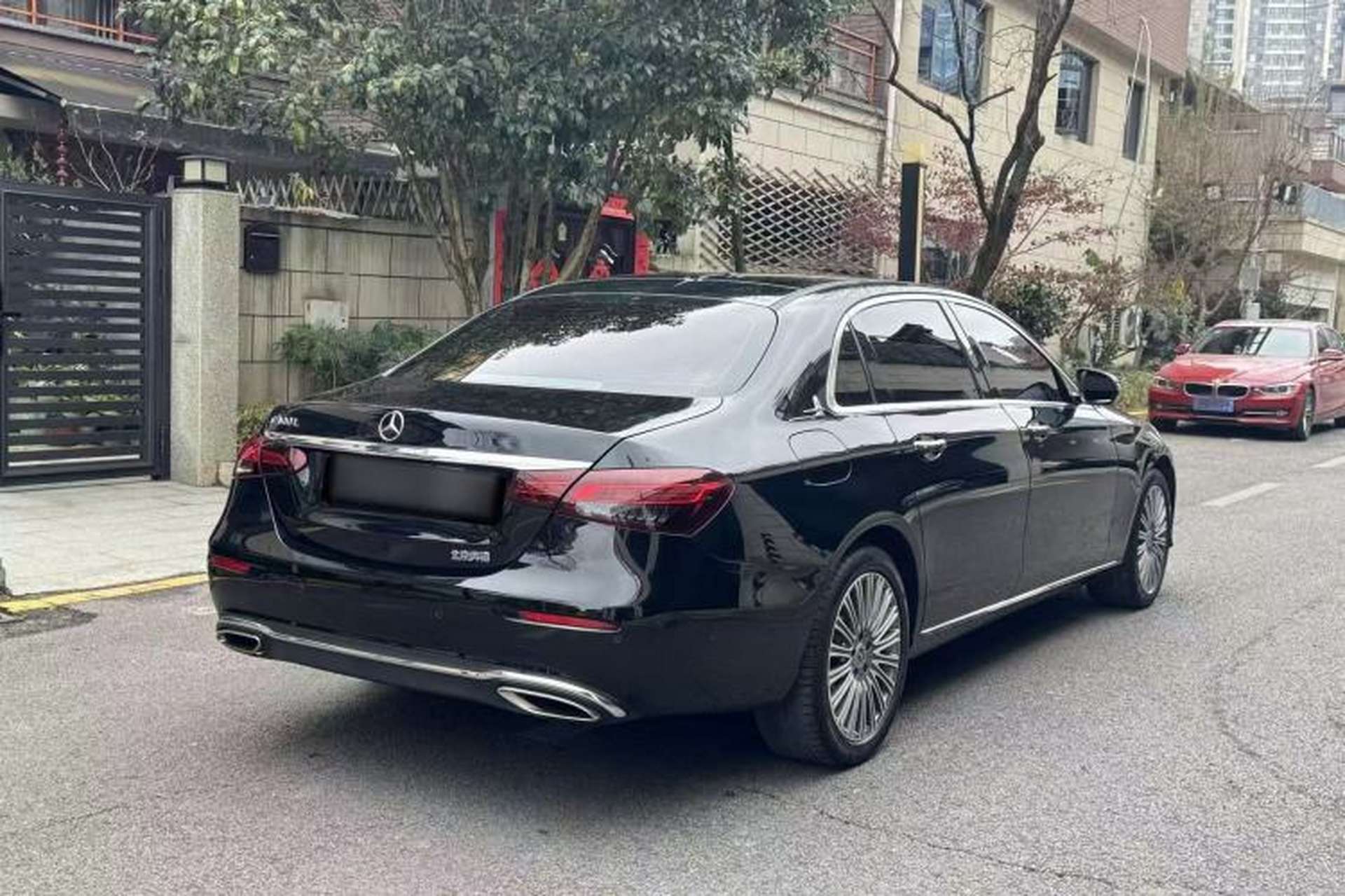 Used Mercedes-Benz E-Class 2023 E 300 L Luxury Model Exterior 4