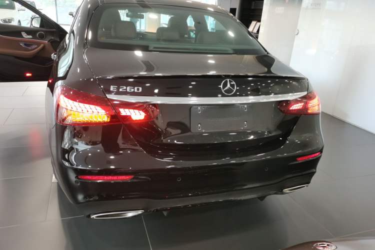 Used Mercedes-Benz E-Class 2023 Restyled E 260 Fashion Sport Edition Exterior 4