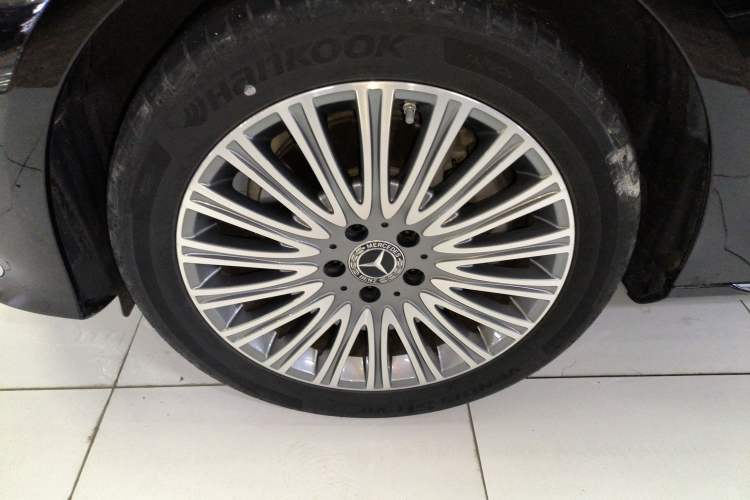 Used Mercedes-Benz E-Class 2023 Updated E 300 L Fashion Edition Exterior 4
