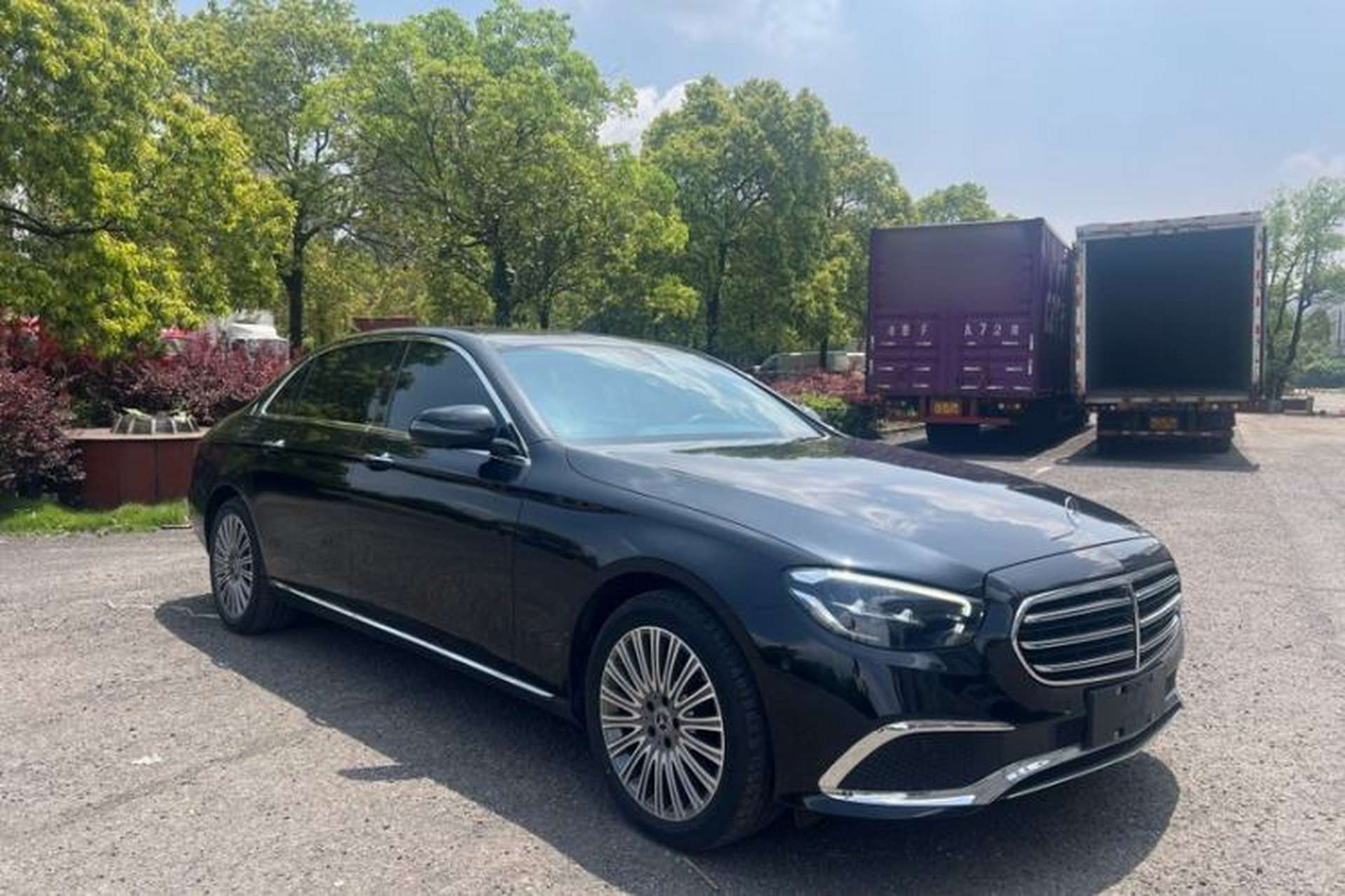 Used Mercedes-Benz E-Class 2023 Updated E 300 L Fashion Edition Exterior 4