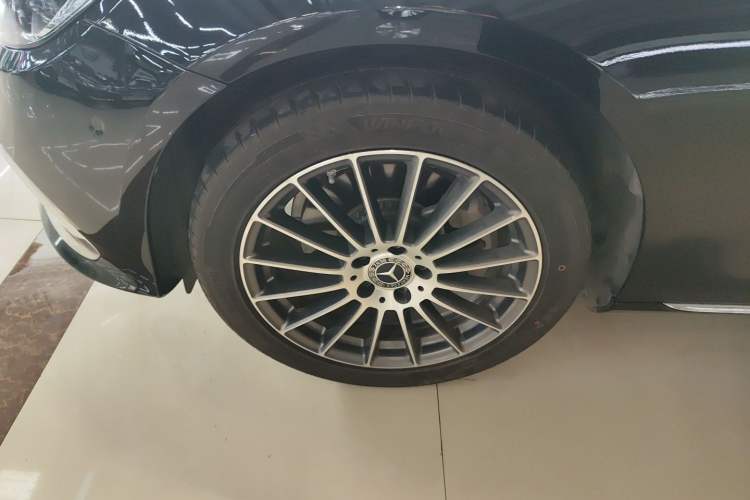 Used Mercedes-Benz E-Class 2023 E 260 L 4MATIC Exterior 4