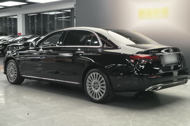 Used Mercedes-Benz E-Class 2023 Updated E 300 L Fashion Edition Exterior 4