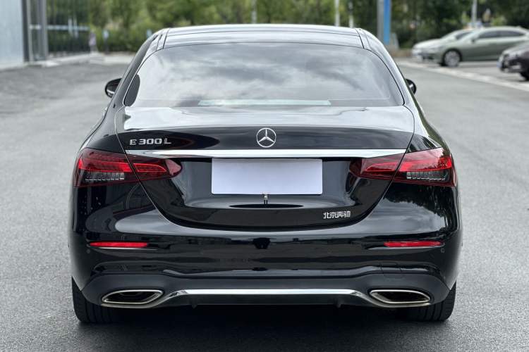 Used Mercedes-Benz E-Class 2023 E 300 L Sporty and Stylish Model Exterior 4