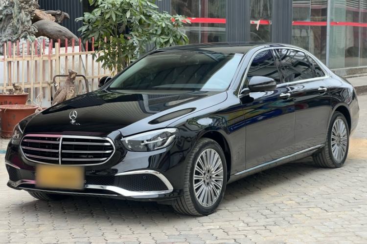 Used Mercedes-Benz E-Class 2023 Updated E 300 L Fashion Edition Exterior 4
