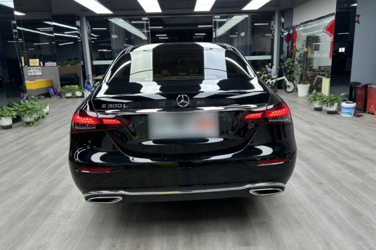 Used Mercedes-Benz E-Class 2023 Updated E 300 L Fashion Edition Exterior 5