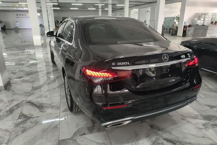Used Mercedes-Benz E-Class 2023 Updated E 300 L Fashion Edition Exterior 5
